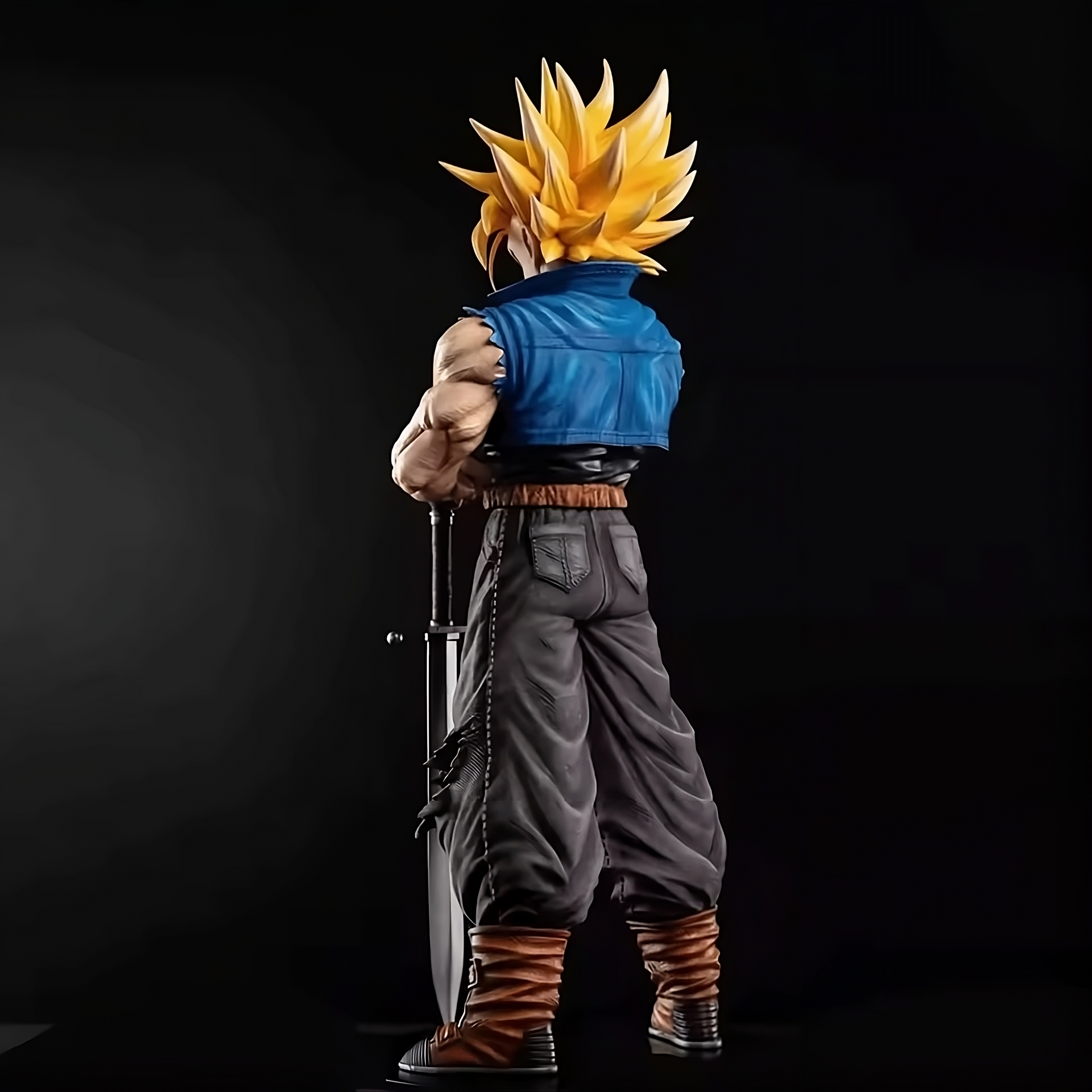 Dragon Ball Z – Trunks Super Saiyan Figure (25cm PVC Model)
