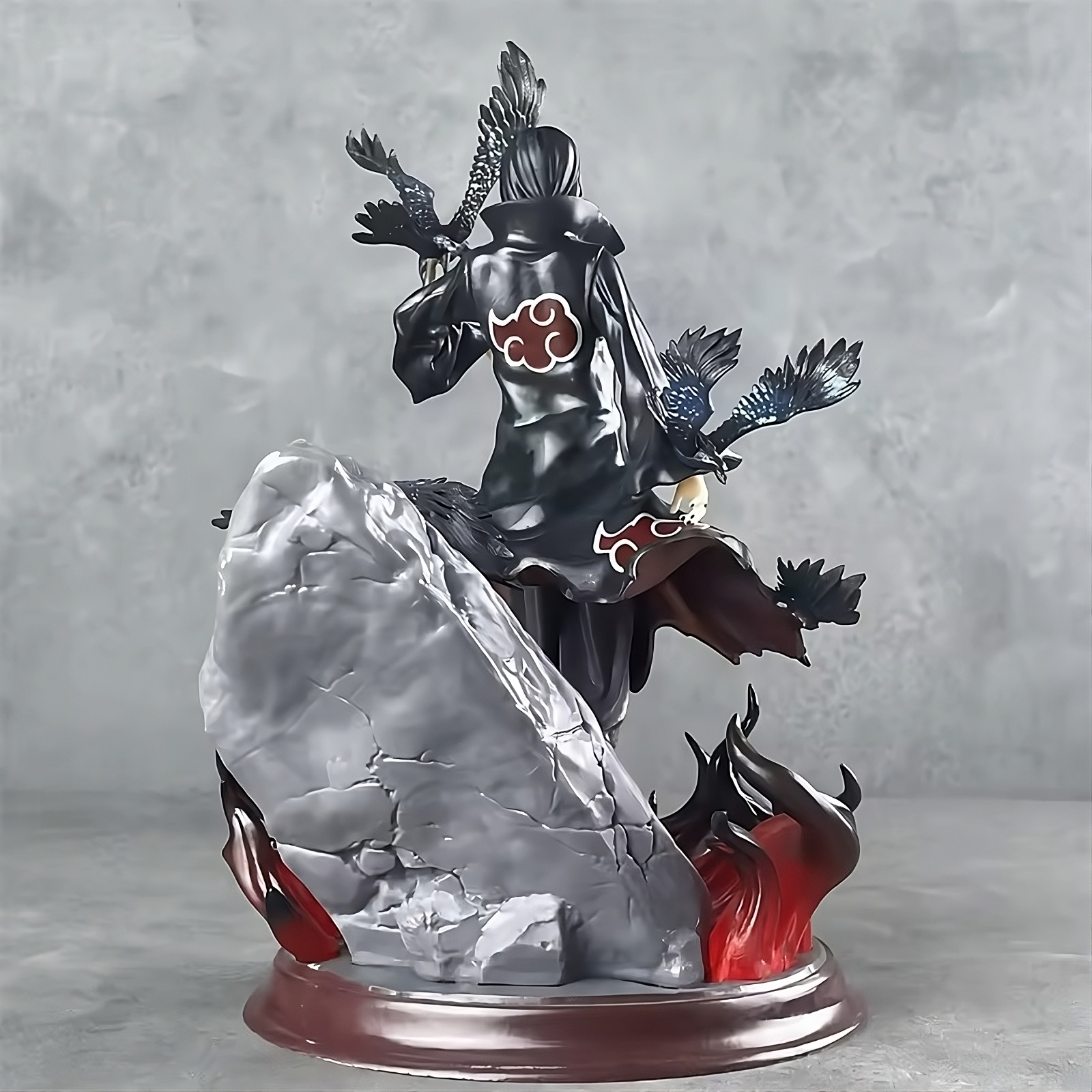 Naruto Shippuden – Uchiha Itachi & Crows 25cm PVC Figure