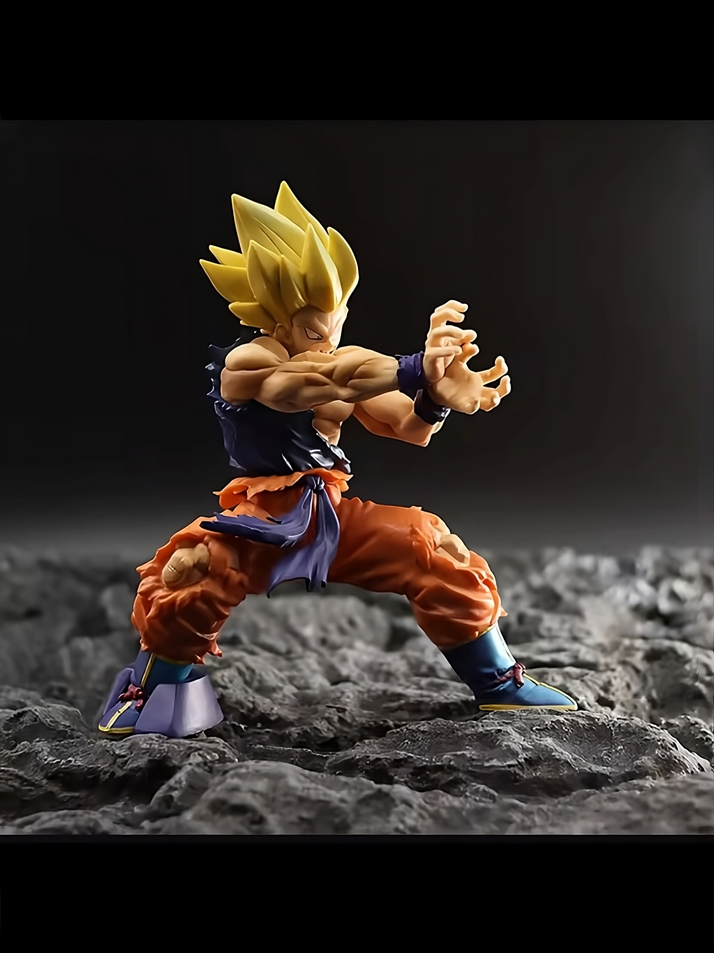 Dragon Ball Z – Son Goku Battle Damage Shockwave Figure