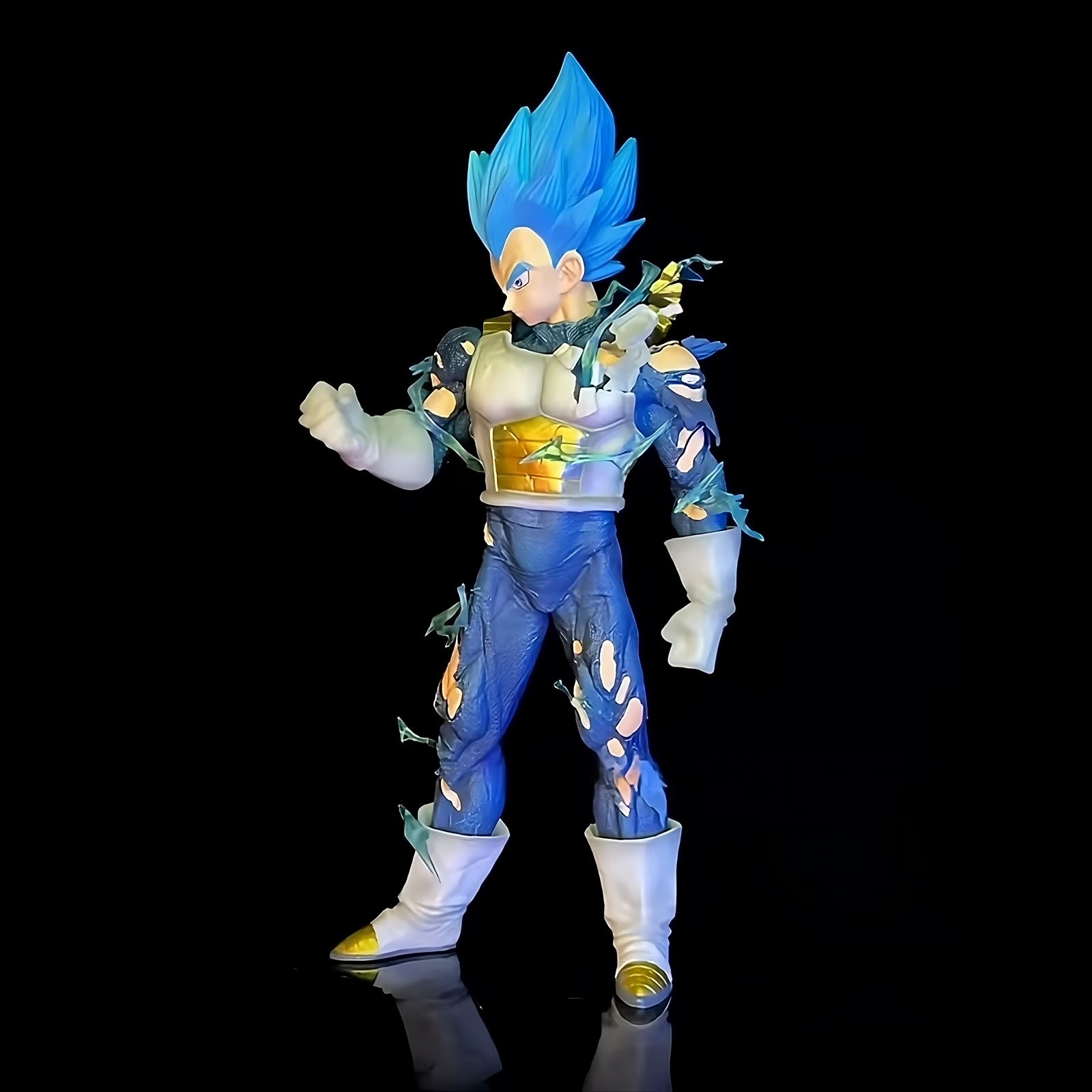 Dragon Ball Super – Super Saiyan Blue Vegeta Battle-Damaged Figure (26.5cm PVC Model)